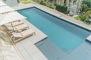Pureview Luxury Suites, with breakfast & pool by Rent all Como