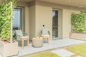 Pureview Luxury Suites, with breakfast & pool by Rent all Como