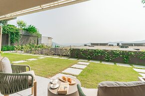 Pureview Luxury Suites, with breakfast & pool by Rent all Como