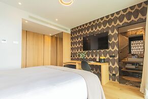 Pureview Luxury Suites, with breakfast & pool by Rent all Como