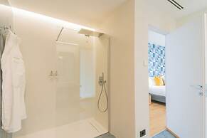 Pureview Luxury Suites, with breakfast & pool by Rent all Como