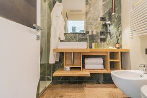 Pureview Luxury Suites, with breakfast & pool by Rent all Como