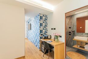 Pureview Luxury Suites, with breakfast & pool by Rent all Como