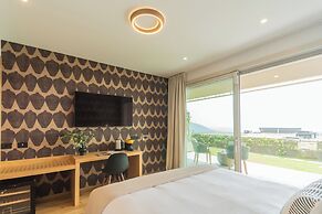 Pureview Luxury Suites, with breakfast & pool by Rent all Como