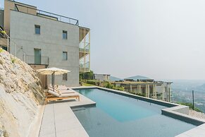 Pureview Luxury Suites, with breakfast & pool by Rent all Como