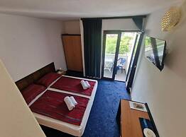 Rooms by Robi Novigrad