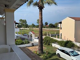 DOLPHIN APARTMENTS & STUDIOS