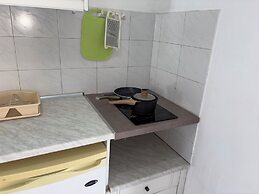 DOLPHIN APARTMENTS & STUDIOS