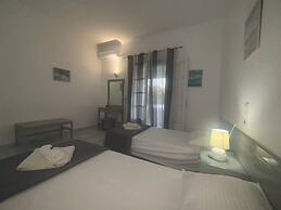 DOLPHIN APARTMENTS & STUDIOS