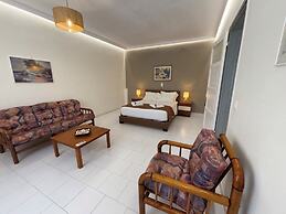 DOLPHIN APARTMENTS & STUDIOS