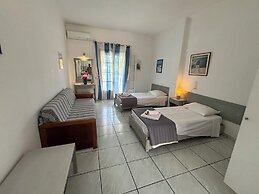 DOLPHIN APARTMENTS & STUDIOS