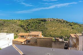 Casa Verga con Terrazza by Wonderful Italy