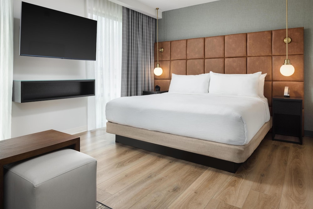 Embassy Suites By Hilton Chattanooga Downtown