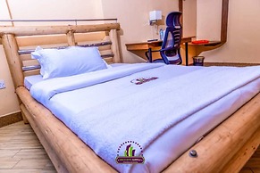 Amicus Hotel