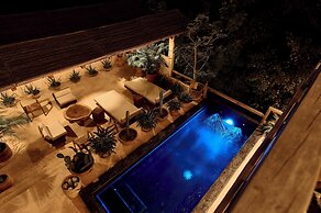 Casa Zpada