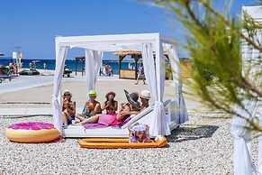 Caravan Park in Nin With Sandy Beach & Pools