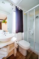Caravan Park in Nin With Sandy Beach & Pools