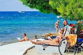 Caravan Park in Nin With Sandy Beach & Pools