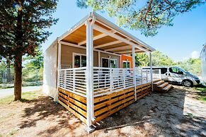 Caravan Park in Nin With Sandy Beach & Pools