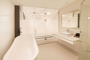 Eco Nest Signature Hotel