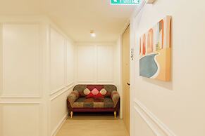 The Brillianest Gallery Hotel