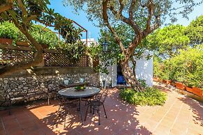 Capri Turquoise by Napoliapartments