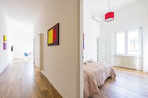 Sunny Panoramic Apartment by Napoliapartments
