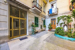 Sunny Panoramic Apartment by Napoliapartments
