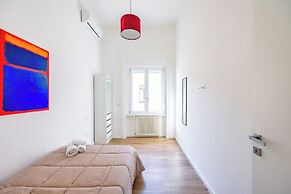 Sunny Panoramic Apartment by Napoliapartments