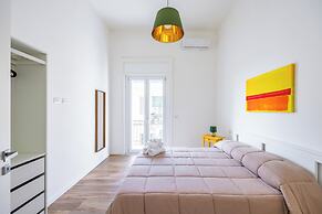 Sunny Panoramic Apartment by Napoliapartments