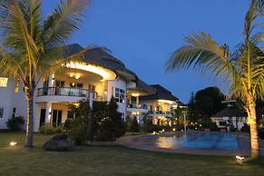 Vida Homes Condo Resort