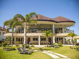 Vida Homes Condo Resort