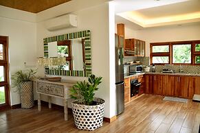 Vida Homes Condo Resort