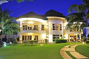 Vida Homes Condo Resort