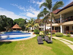 Vida Homes Condo Resort