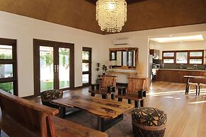 Vida Homes Condo Resort