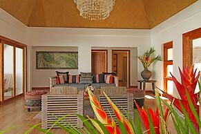 Vida Homes Condo Resort