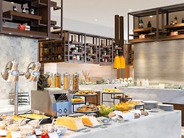 Holiday Inn & Suites Jakarta Gajah Mada by IHG