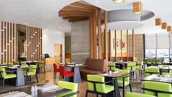 Holiday Inn & Suites Jakarta Gajah Mada by IHG