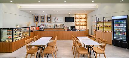 Holiday Inn & Suites Jakarta Gajah Mada by IHG