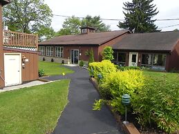 Mohican Resort Motel