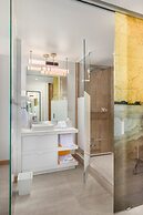 The Envoy Hotel, Autograph Collection