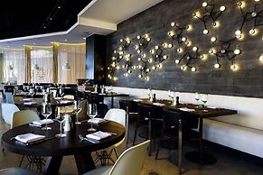 The Envoy Hotel, Autograph Collection