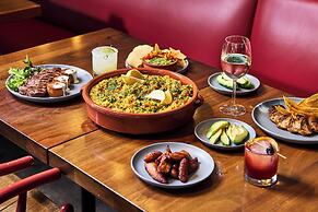 The Envoy Hotel, Autograph Collection