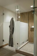 The Envoy Hotel, Autograph Collection