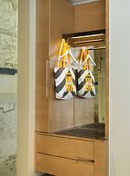 The Envoy Hotel, Autograph Collection