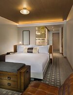 The Envoy Hotel, Autograph Collection