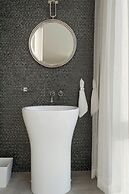 The Envoy Hotel, Autograph Collection