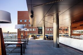 The Envoy Hotel, Autograph Collection