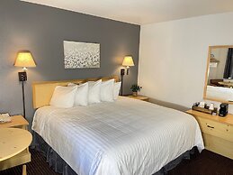 Moose Creek Lodge & Suites